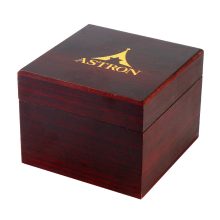 Astron fa karóra doboz, barna színű külső, fekete párnás belső